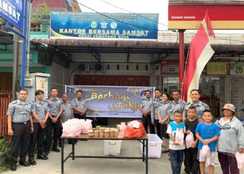 Lapas Narkotika Kelas IIA saat berbagi takjil. Foto: Dok. Istimewa.