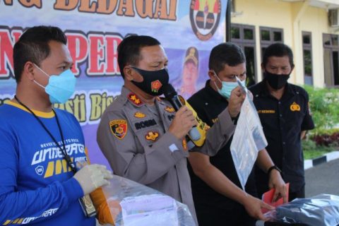 Polisi saat memberikan keterangan kasus pungli sertifikat tanah di Kabupaten Serdang Bedagai, Sumatera Utara. Foto: Dok. Istimewa