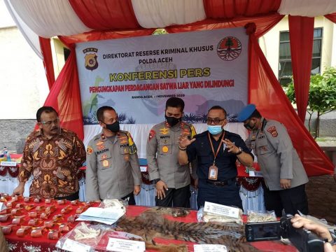 Konferensi Pers di Gelar di Kantor Polda Aceh. Foto: Dok. Ditjen Gakkum KLHK Sumatera.