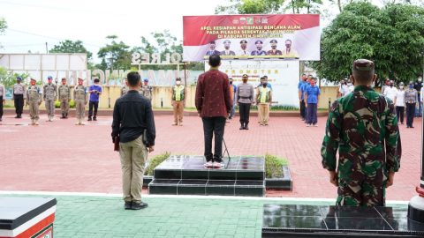 Apel Aman Nusa II TOBA 2020, Waspada Bencana Alam, di Pimpin Inspektur Upacara Bupati Simalungun JR Saragih. Foto: Dok. polres Simalungun.
