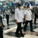 Menteri Perhubungan, Budi Karya Sumadi saat meninjau langsung Bandara Kualanamu di Deli Serdang. Foto: Antara