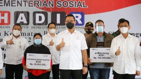 Menteri Sosial Juliari P. Batubara saat kunjungan kerja di Sumatera Utara. Foto: Kemensos RI