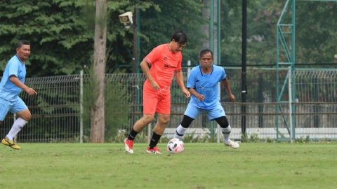 Ricky Yacobi meninggal dunia saat bermain sepakbola bersama para mantan pemain asal Medan. (Foto: Trofeo Medan Selection)