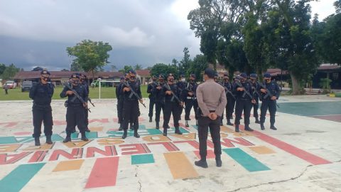 Polres Simalungun saat menerima Penambahan Personil BKO dari Brimob Batalyon-B Poldasu. Foto: Dok. Humas Polres Simalungun.