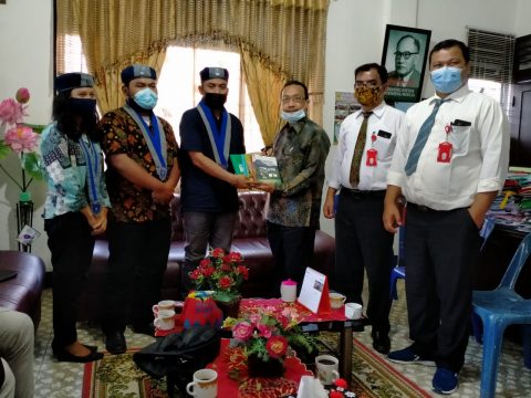 GMKI Padangsidempuan, Foto bersama dengan Pimpinan Gereja GKPA Usai beraudiensi. Foto: Dok. GMKI/May Luther