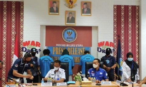 BNNP Malut saat menggelar konferensi pers pengungkapan kasus narkotika. Foto: Istimewa