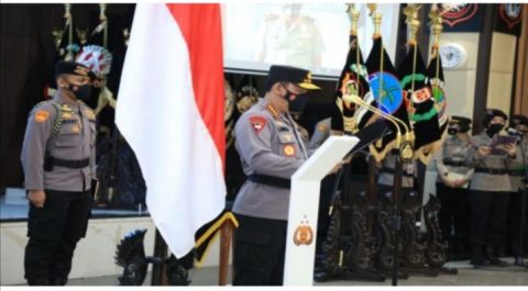 Foto: Kapolri Jenderal Listyo Sigit Prabowo memimpin upacara sertijab. (Dok Humas Polri).