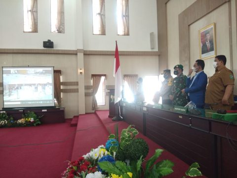Secara Virtual, Kapolres Simalungun bersama Forkopimda Saksikan Pelantikan Bupati dan Wakil Bupati Kabupaten Simalungun. Foto: Humas Polres Simalungun. Senin, (26/04/2021).