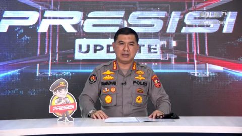 Konferensi pers Kombes Pol Ahmad Ramadhan terkait penggrebekan terduga teroris di Makassar, Jumar (16/4). Foto: Youtube/Div Humas Polri