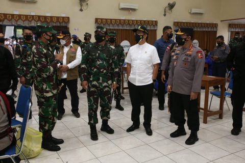 Kunjungan kerja Panglima TNI, Kapolri dan Menteri Kesehatan. Foto: Mascipoldotcom.