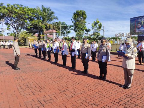 Kapolres Simalungun saat memimpin Apel Pagi. Foto: Humas Polres Simalungun.