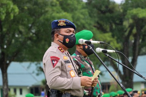 Kapolda Sumut Irjen Pol Drs RZ Panca Putra Simanjuntak saat memimpin Upacara Penutupan Pendidikan dan Latihan Dikmaba TNI AD dan Diktuba Polri 2021