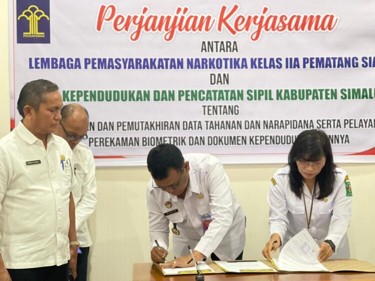 Kerjasama Lapas Narkotika Kelas IIA Pematang Siantar dengan Disdukcapil Kabupaten Simalungun. Foto: Istimewa.