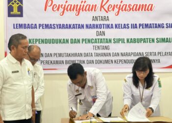 Kerjasama Lapas Narkotika Kelas IIA Pematang Siantar dengan Disdukcapil Kabupaten Simalungun. Foto: Istimewa.