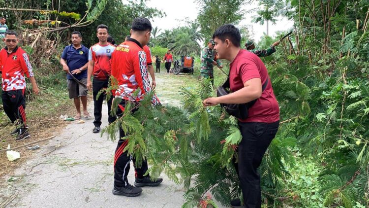 Lapas Narkotika Kelas IIA Pematang Siantar saat gotong royong bersama Masyarakat. Foto: Dok. Istimewa.