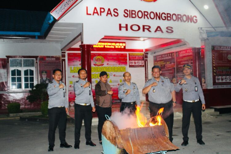 Divisi Pemasyarakatan Kantor Wilayah Kemenkumham Sumatera Utara saat sidak di Lapas Siborongborong. Foto: Dok. Istimewa.